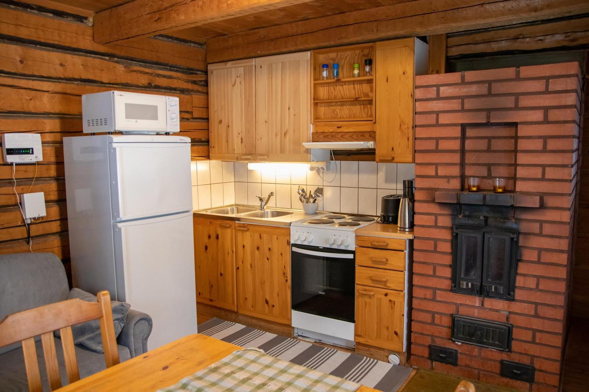 Maekelaen Lomatuvat Bed And Breakfast Коркеакоски Экстерьер фото